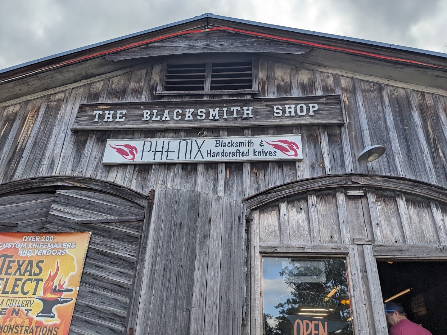 Phenix Knives in Bellville, TX