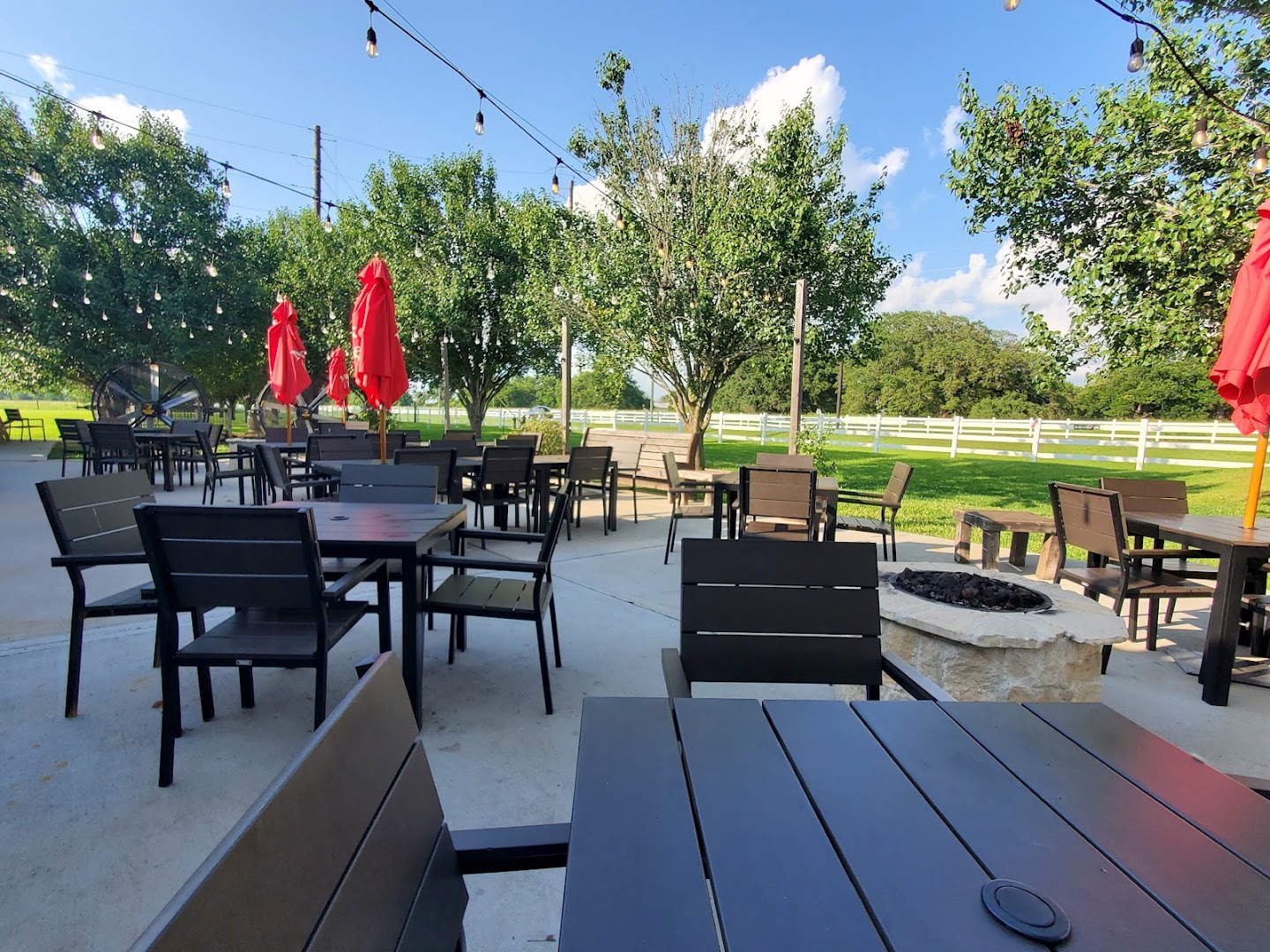 Anthonie's Market Grill in Simonton, TX