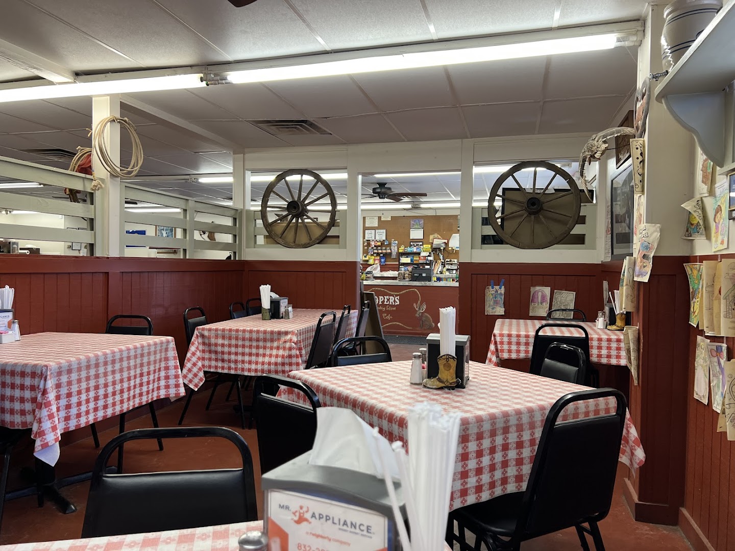 Ropers Country Store & Cafe in Simonton, TX